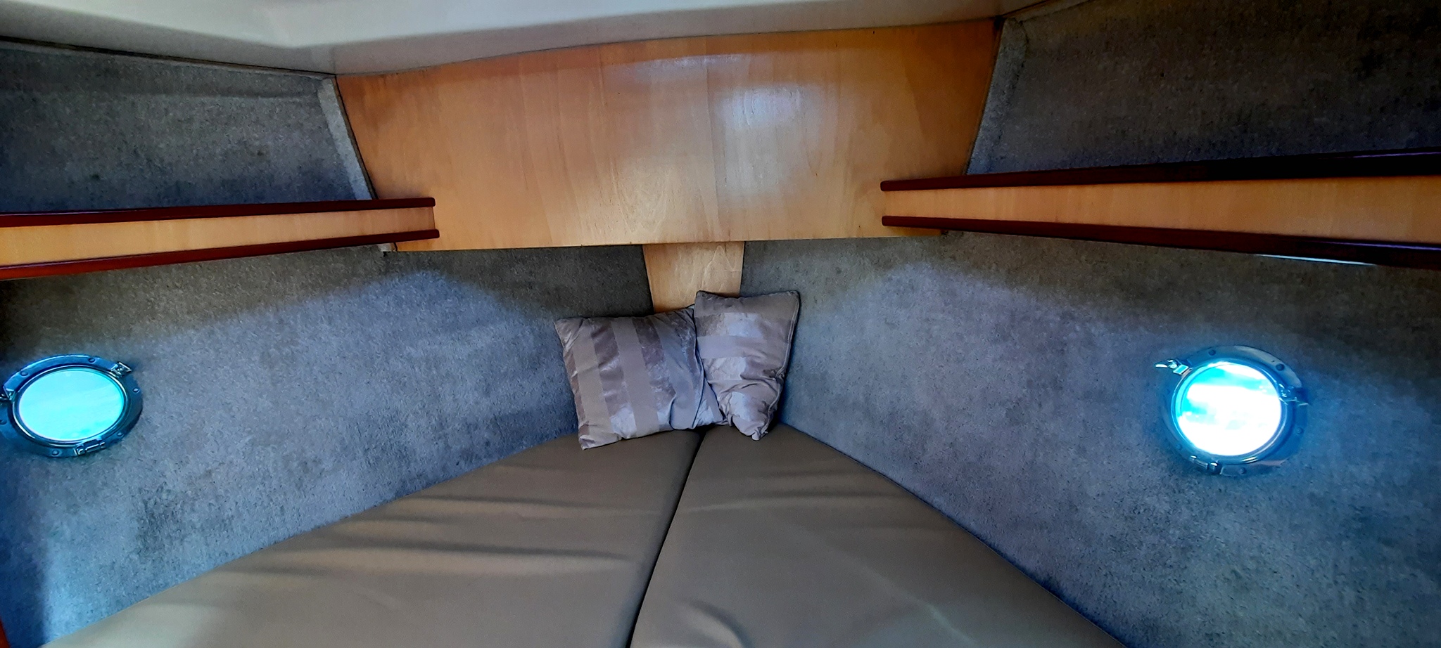 Wnętrze Elvis Calipso 750